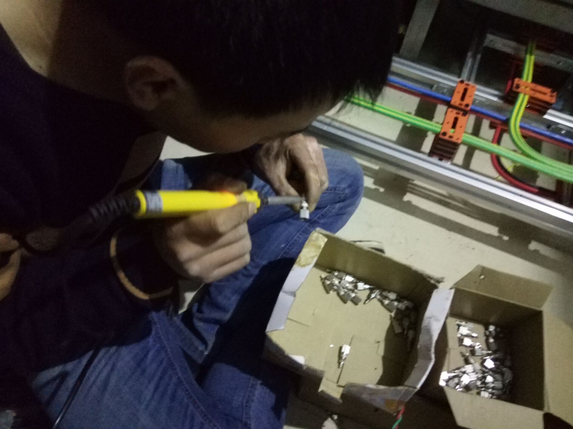 ���ۺ�ͨ�řC(j��)���O(sh��)�䰲�b